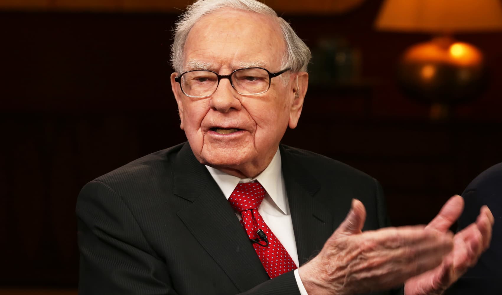 Warren Buffett continued to sell down his Apple stake, cutting about a quarter in the third period