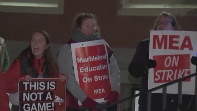 Teachers strike in North Shore continues