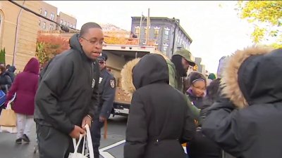 Brooklyn families receive free turkeys ahead of Thanksgiving holiday