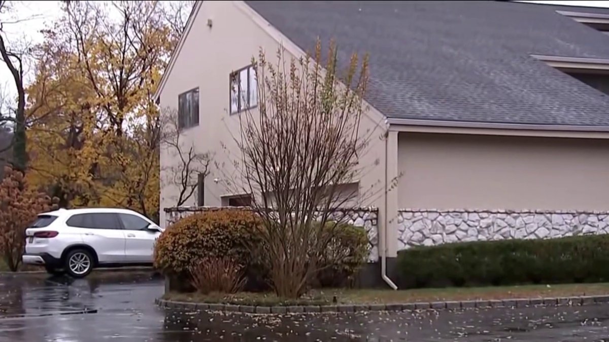 Queens woman arrested for stabbing mother to death on Long Island – NBC ...
