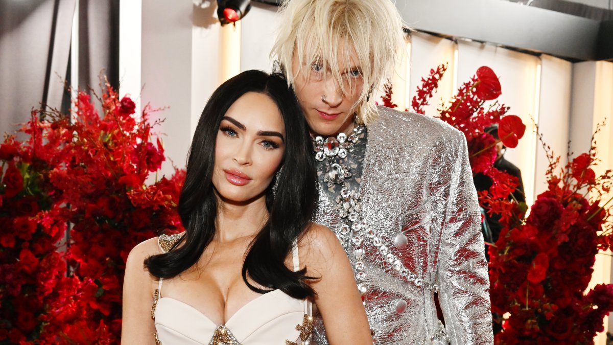 Megan Fox is pregnant, expecting baby with Machine Gun Kelly