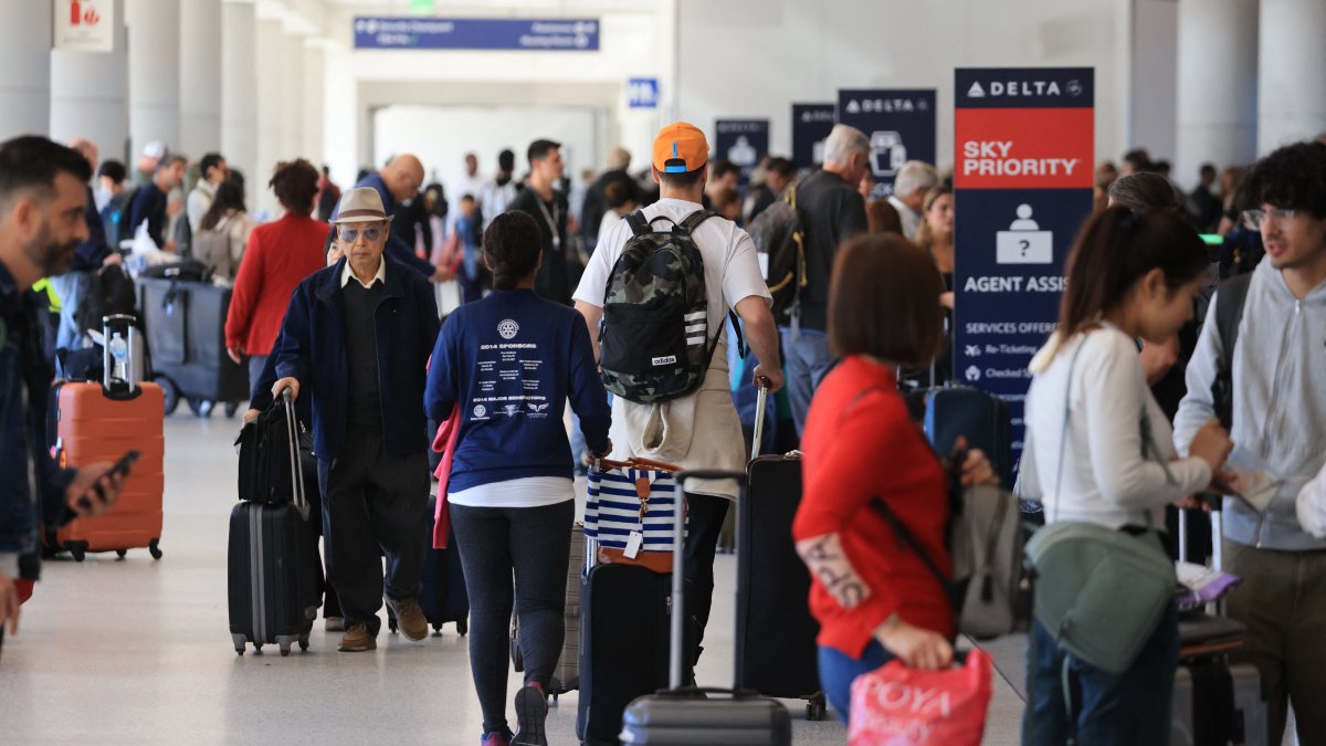 TSA prepares for anticipated busiest Thanksgiving air travel period on record