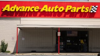 File - An Advance Auto Parts