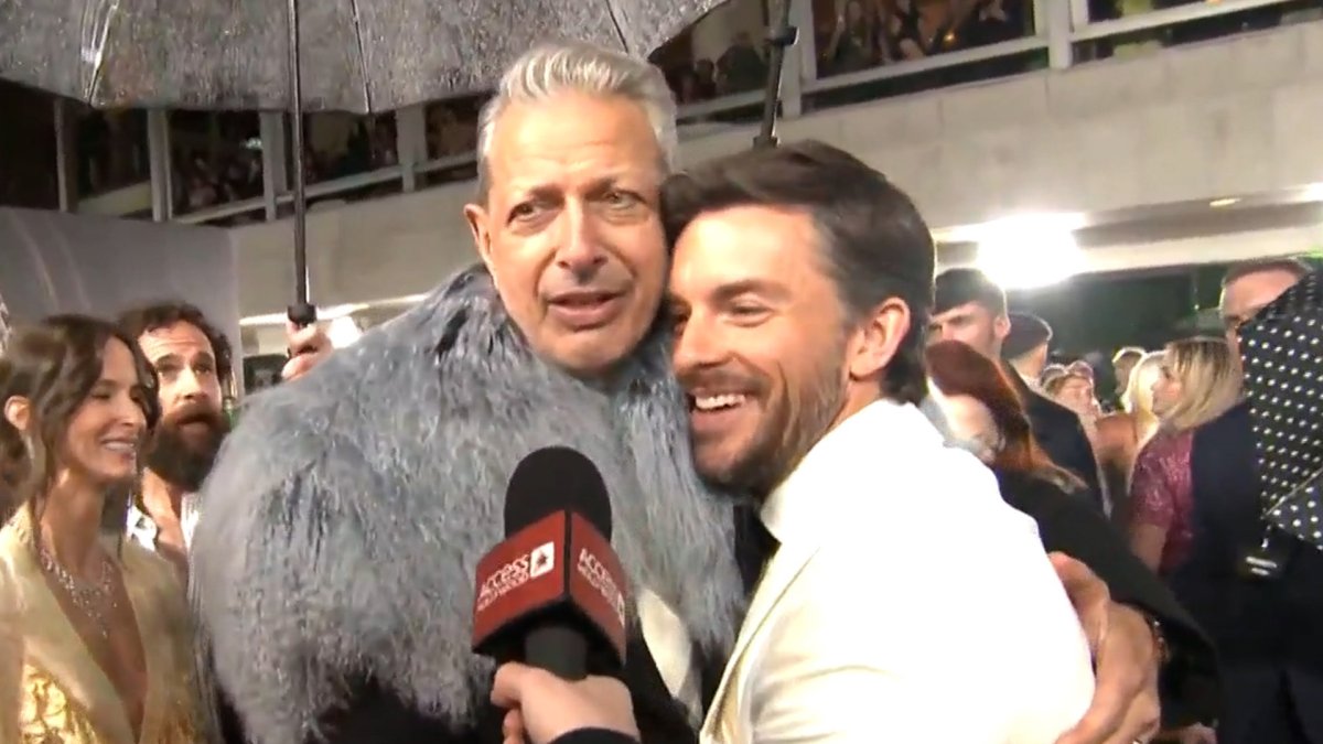 Jeff Goldblum adorably crashes co-star Jonathan Bailey’s ‘Wicked ...