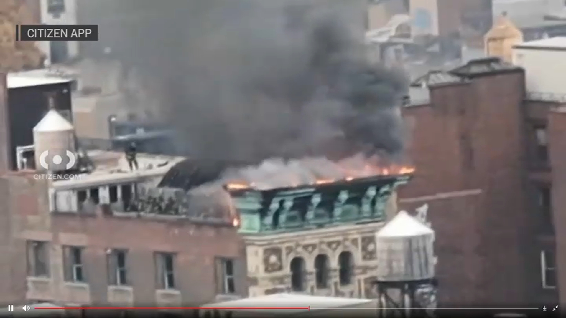 Fireplace breaks out on rooftop of Manhattan constructing, smoke seen throughout NYC Fireplace breaks out on rooftop of Manhattan constructing, smoke seen throughout NYC