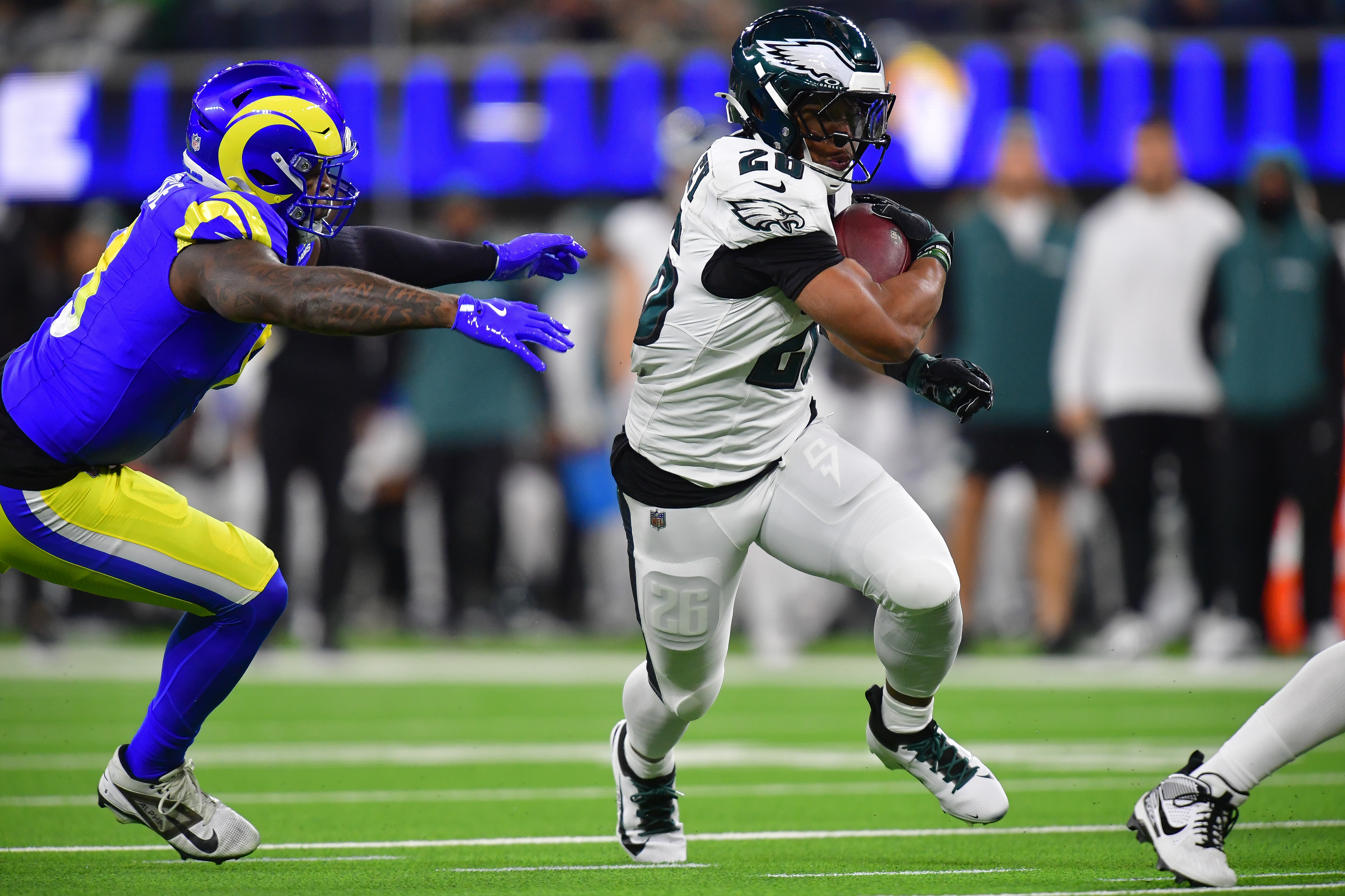Saquon Barkley units new profession excessive speeding yards Saquon Barkley units new profession excessive speeding yards