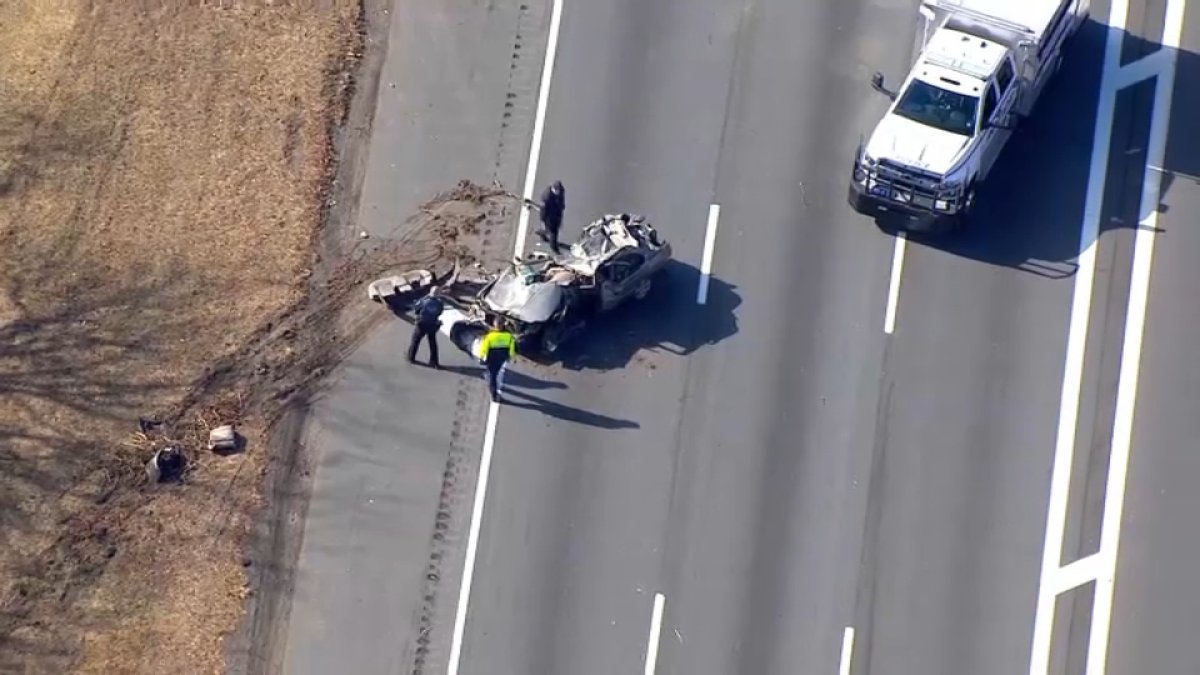 Source image for "Deadly crash closes eastbound Long Island Expressway in Melville"