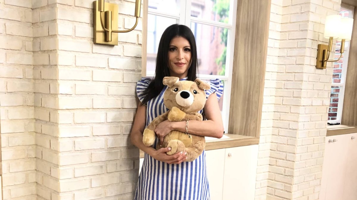 I turned a wellness side hustle into a full-time business that made over $1 million in sales its first year: I'm ‘doing what I set out to do as a kid'