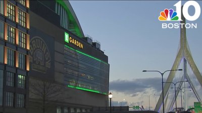 TD Garden concession workers approve new contract