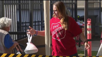 Salvation Army serves free Christmas meals to San Diegans in need