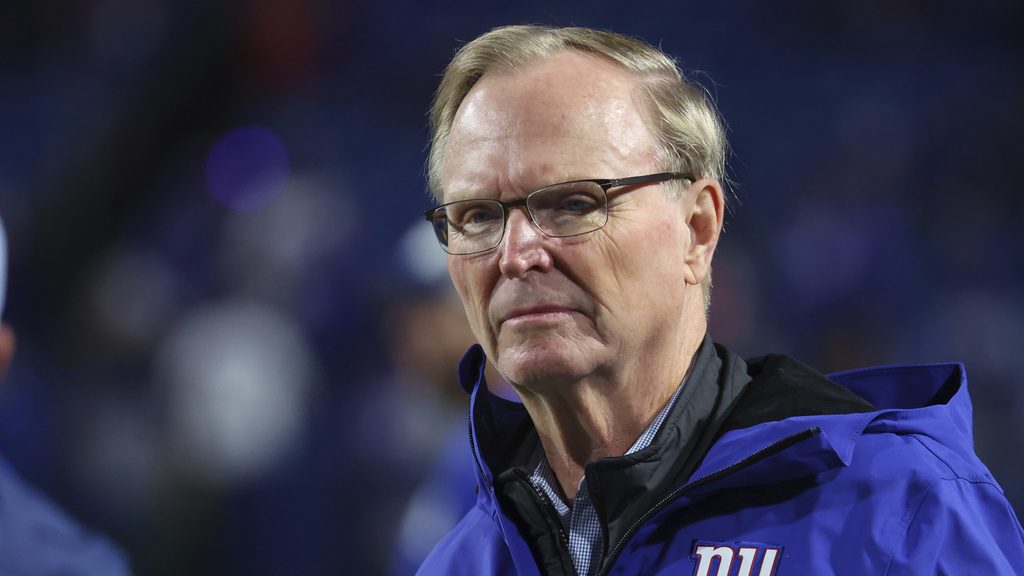 Airplane circles MetLife Stadium with message to co-owner John Mara to repair the Giants’ ‘dumpster hearth’ Airplane circles MetLife Stadium with message to co-owner John Mara to repair the Giants’ ‘dumpster hearth’