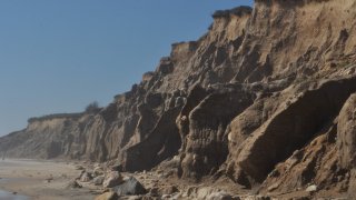 East Hampton, N.Y.: Descending to the half-mile beach below brings views of hoodoos, naturally carved earthen structures of red clay and sand that recall the American Southwest shown in this photo of Shadmoor State Park, in East Hampton, New York, on December 19, 2016. (Photo by Mark Harrington/Newsday RM via Getty Images)