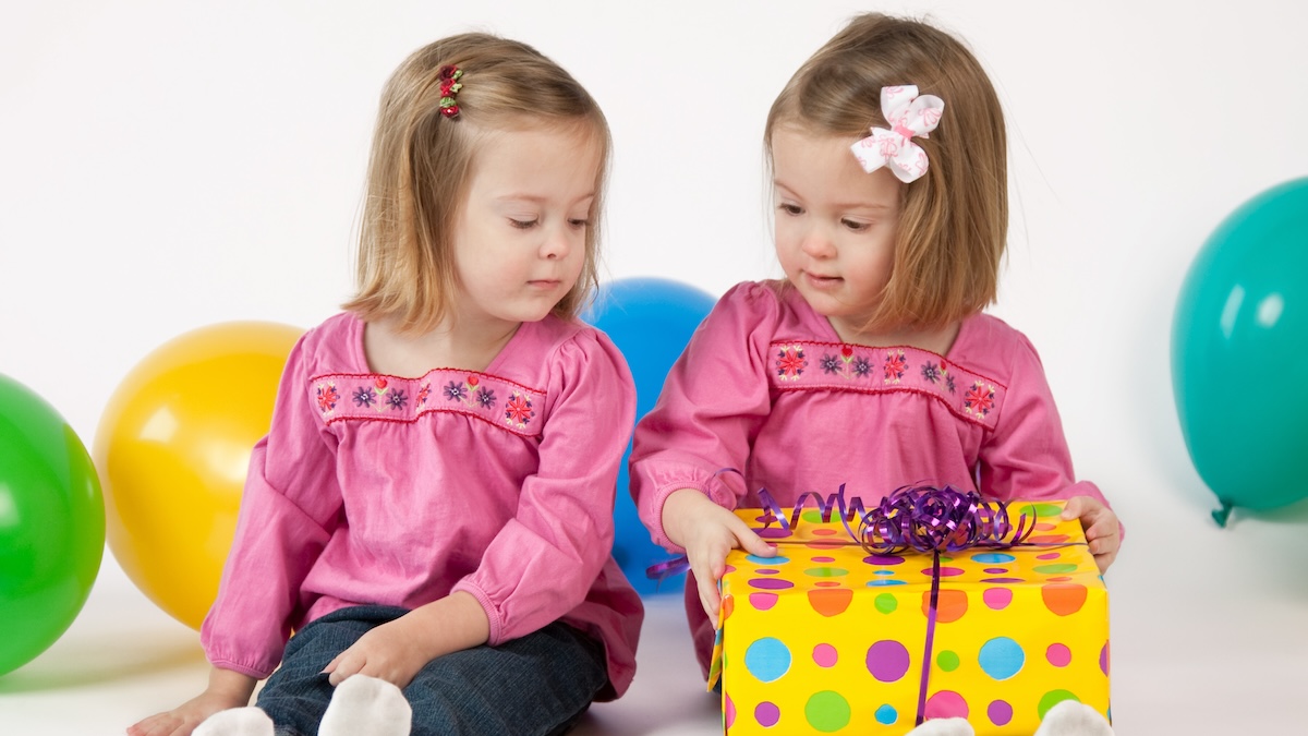 Can you invite only one twin to a children’s birthday party? – NBC New York