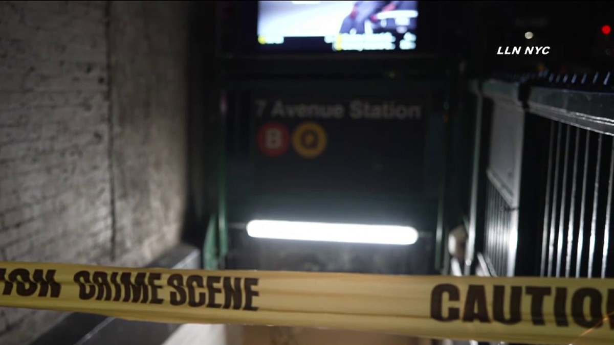 Subway rider stabbed in chest on prepare in Brooklyn Subway rider stabbed in chest on prepare in Brooklyn