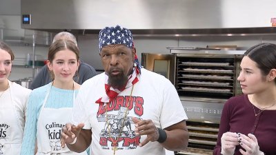 Mr. T, Susana Mendoza partner for delicious meal for Chicago-area seniors