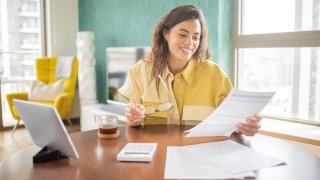 Investors may be able to file taxes for free this season. Here’s who qualifies