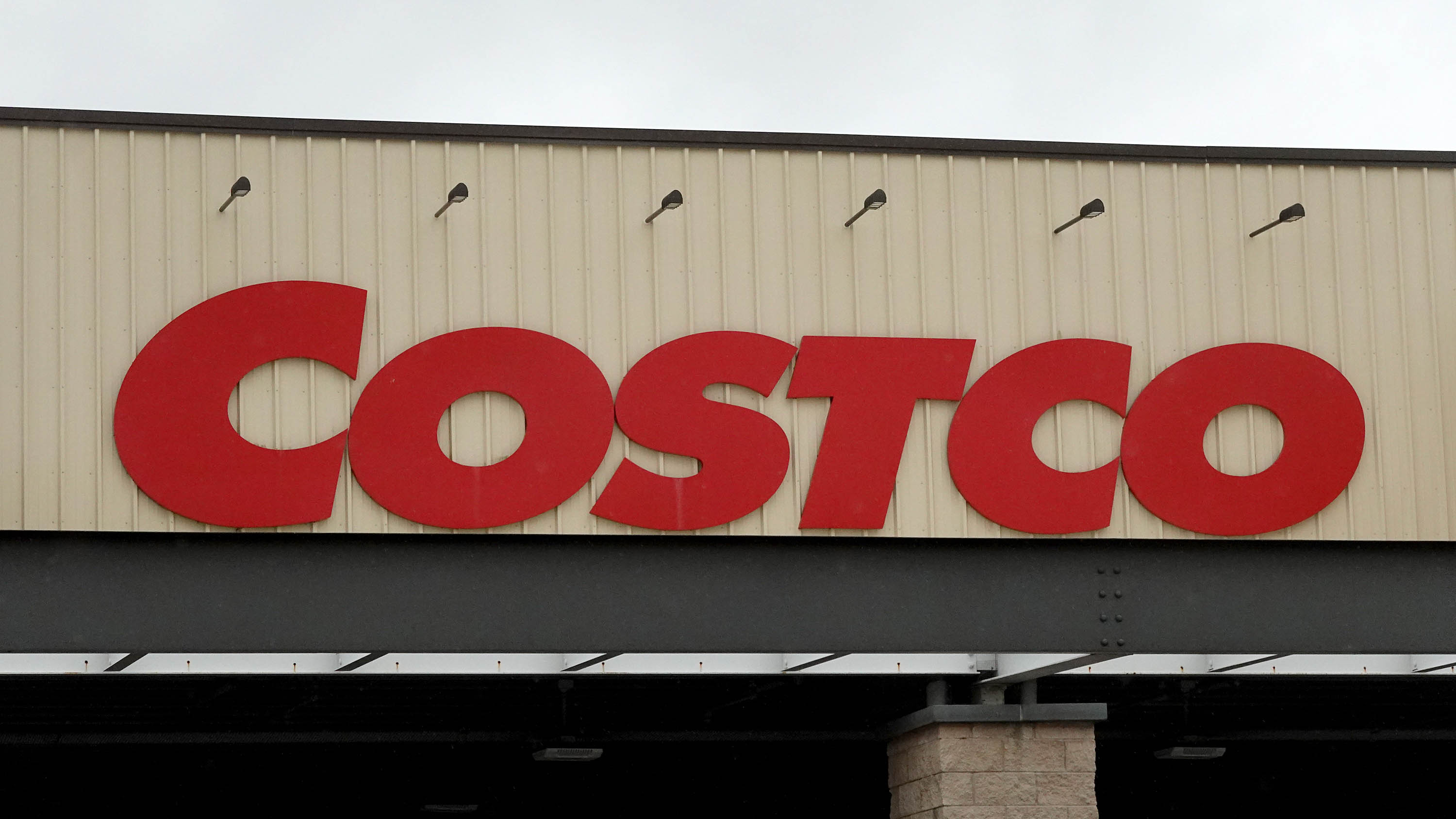 Costco, Teamsters attain tentative contract settlement, avoiding a strike Costco, Teamsters attain tentative contract settlement, avoiding a strike