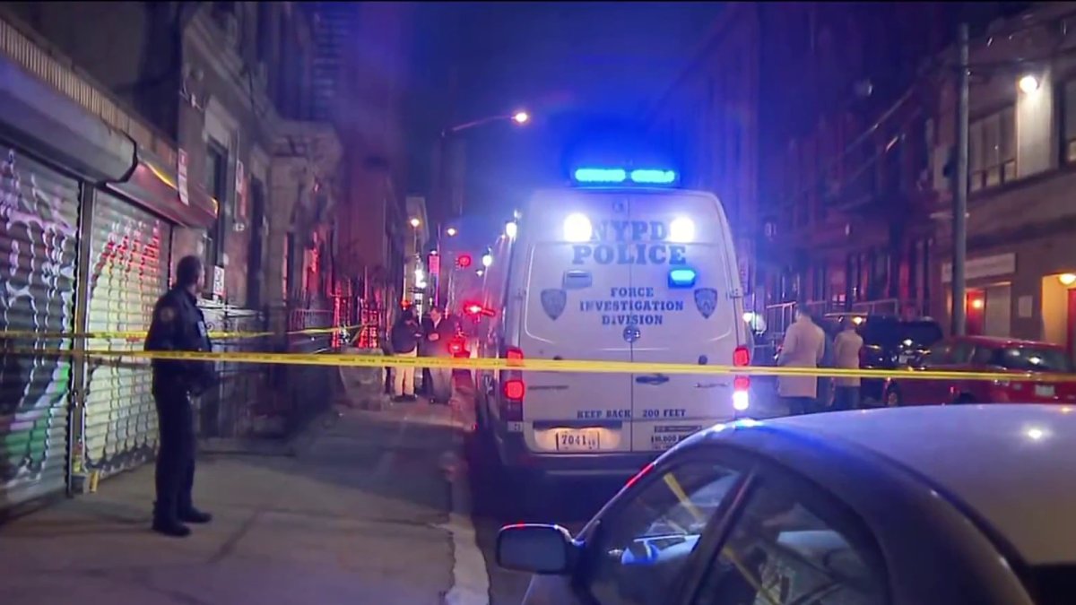 Nypd Investigating Apparent Police Shooting Of 911 Caller Nbc New York