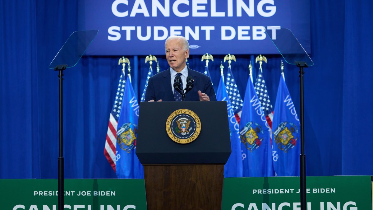 Biden cancels student loan for another 150,000 borrowers NBC New York