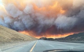‘Driving into hell.’ Hughes Fireplace grows with alarming pace in Castaic ‘Driving into hell.’ Hughes Fireplace grows with alarming pace in Castaic