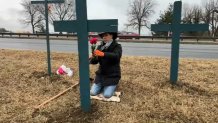 Artist drives 20 hours to assemble makeshift memorial to Potomac River victims