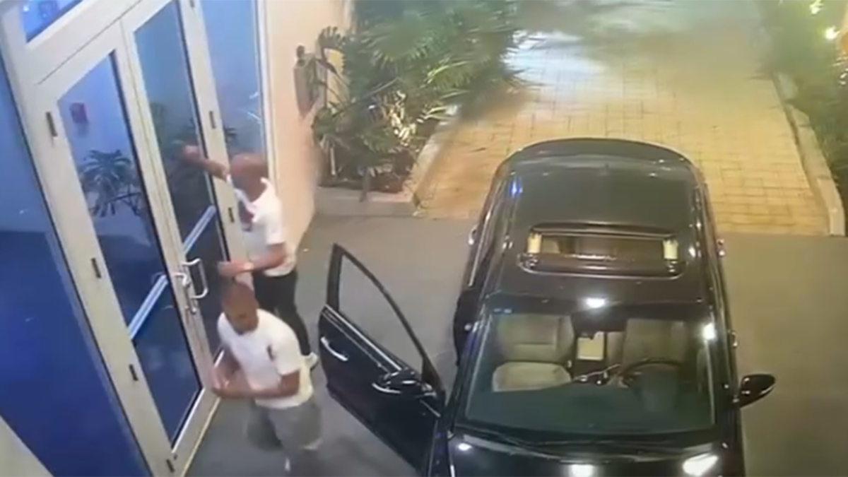Man faces attempted murder charges after shooting 2 in Miami Beach ...