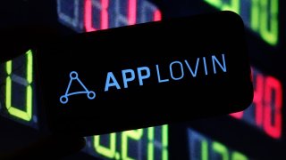 [CNBC] AppLovin skyrockets 33% after earnings beat, strong guidance as analysts raise price target
