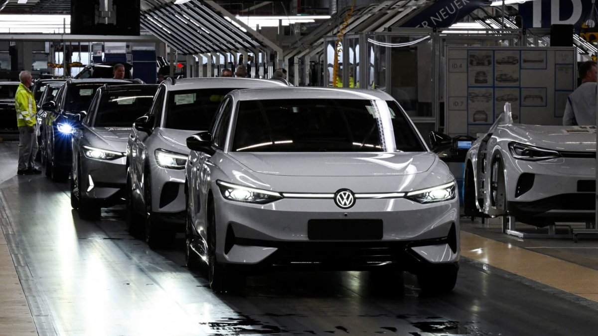 European markets recoup most losses; Autos gain on tariff exemption