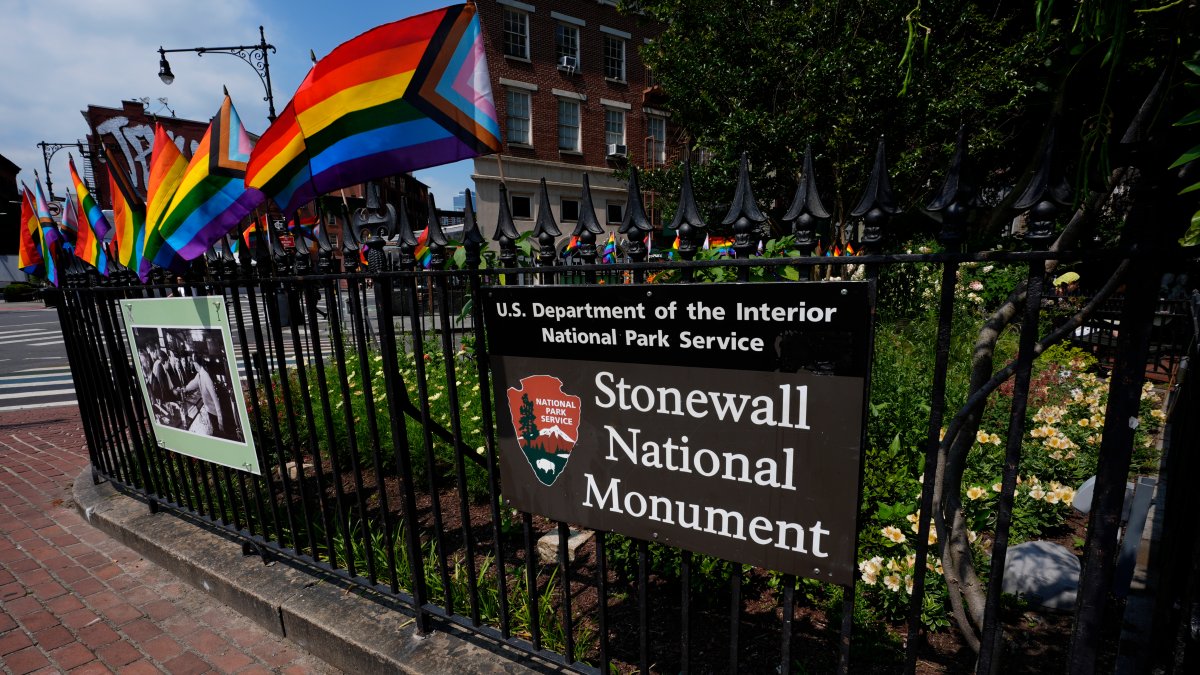 Park Services erases ‘transgender’ from Stonewall riot website – NBC ...