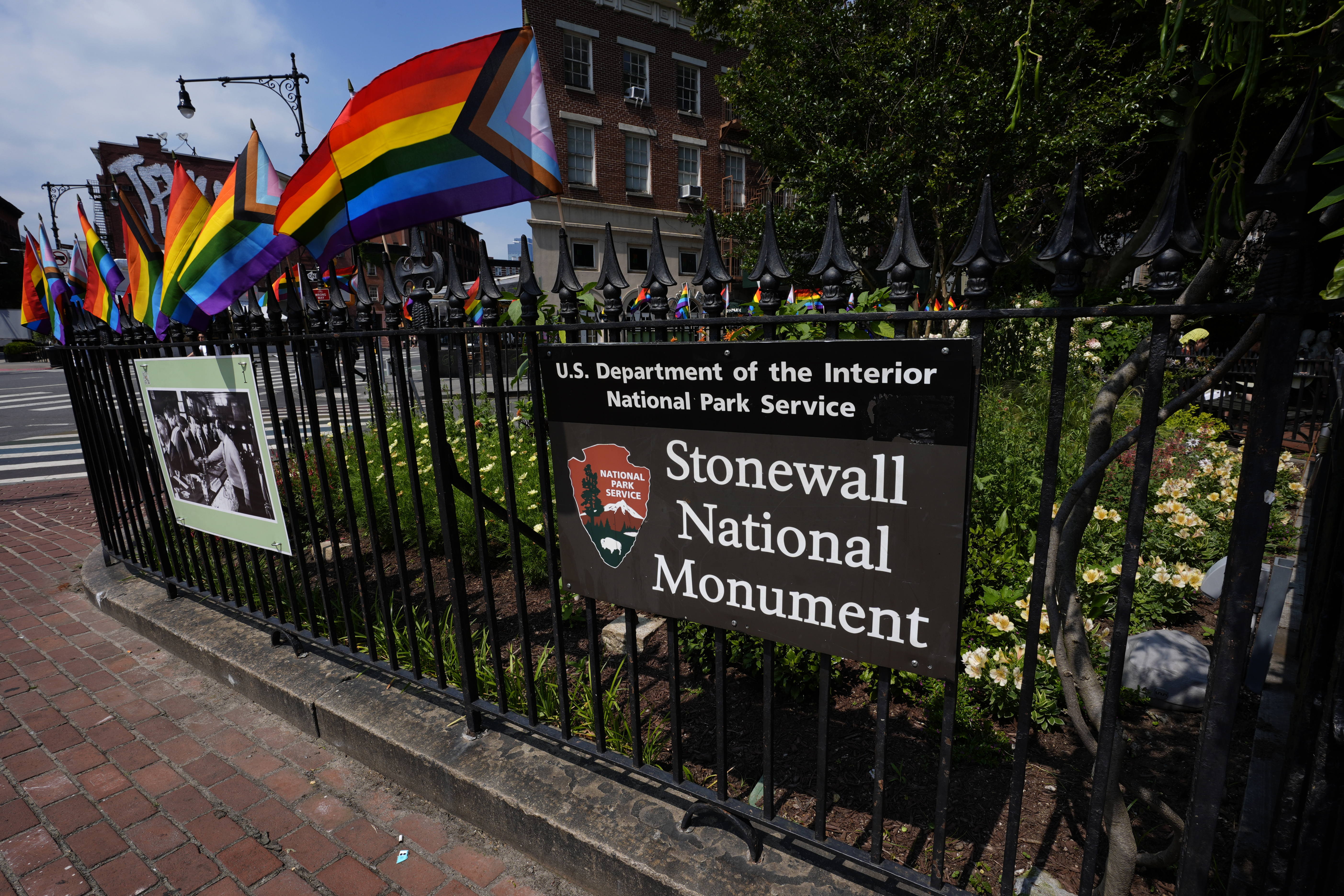 US Park Service erases phrase ‘transgender’ from web site commemorating Stonewall riot US Park Service erases phrase ‘transgender’ from web site commemorating Stonewall riot