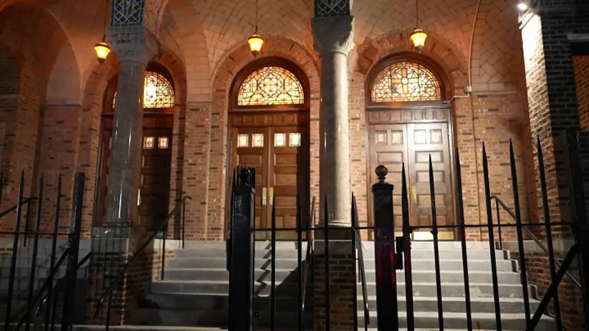 Bronx-church.jpg?quality=85&strip=all&re