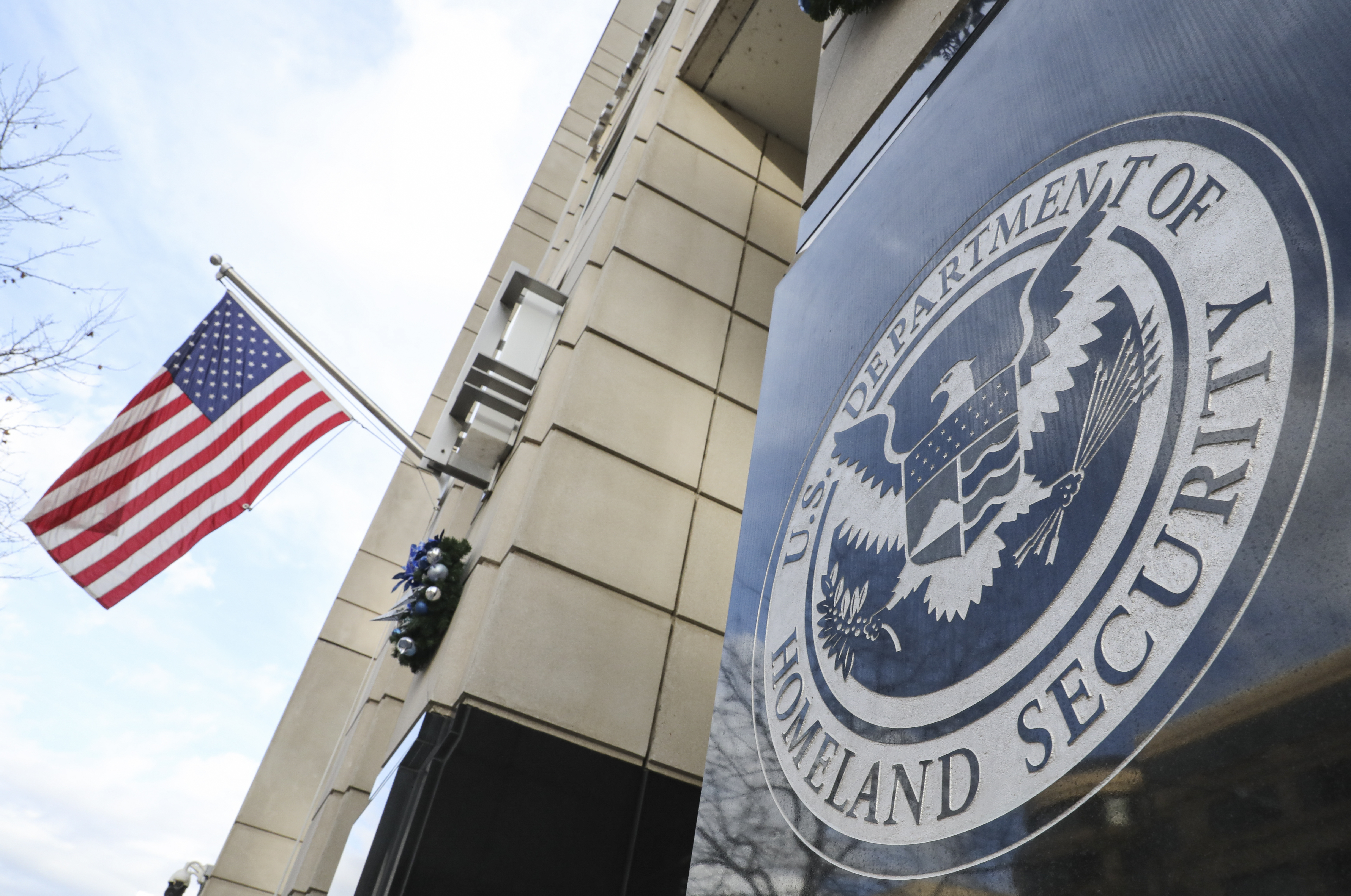 DHS: Company ‘clawing again’ million FEMA funding for NYC migrant stays DHS: Company ‘clawing again’ million FEMA funding for NYC migrant stays