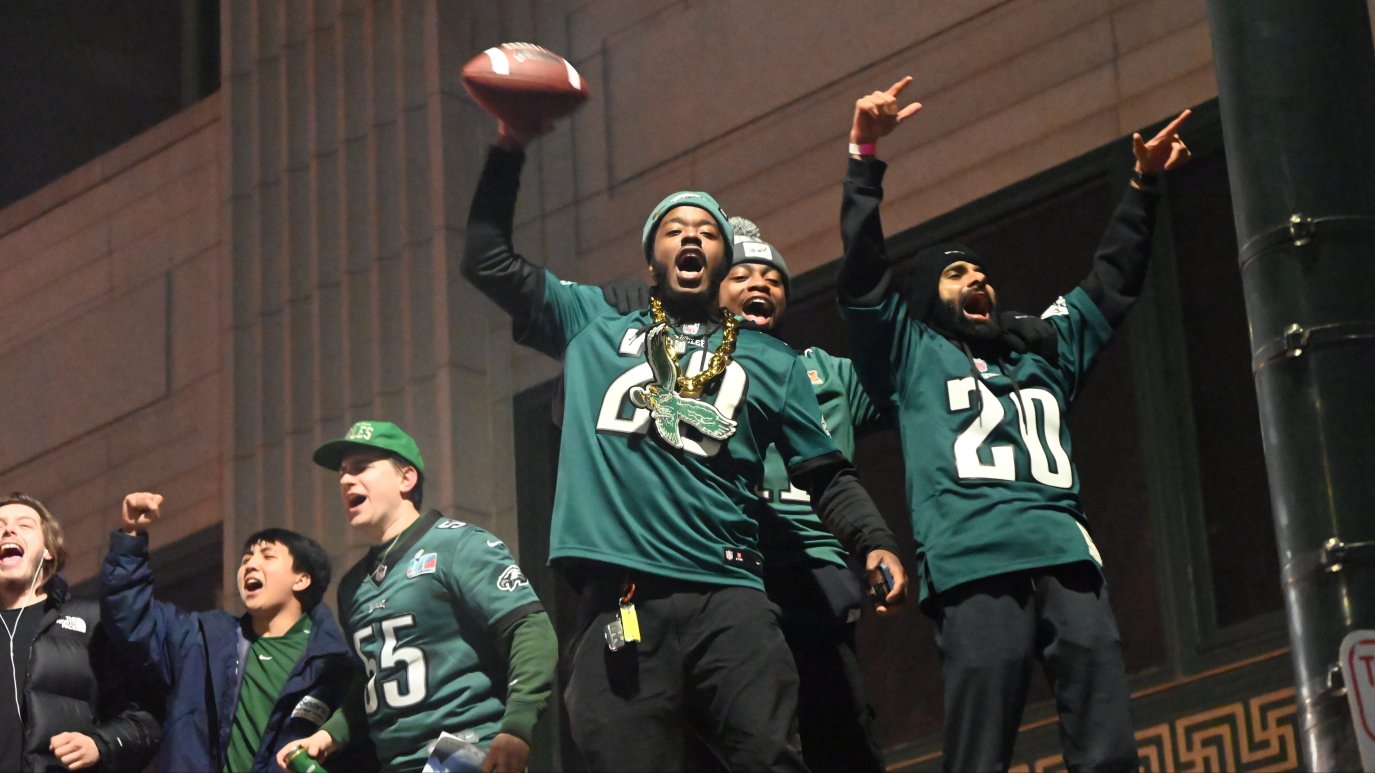 Philadelphia Fans Philly fans take over Broad St in traditional chaotic Eagles ...