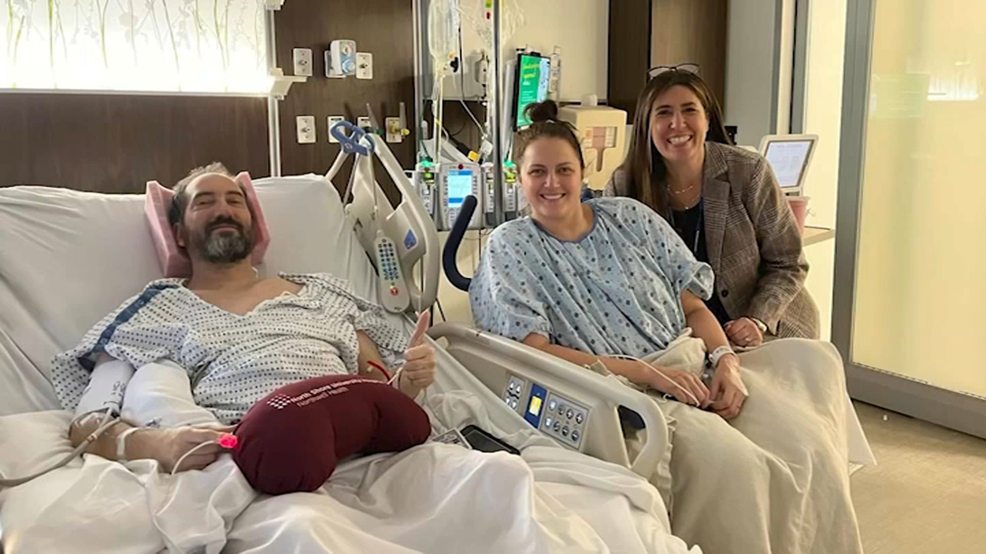 Queens instructor donates kidney to a colleague, though they barely knew one another Queens instructor donates kidney to a colleague, though they barely knew one another
