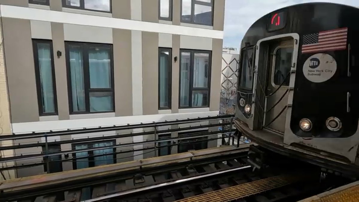 What it's like living in an NYC apartment just feet away from passing subway trains