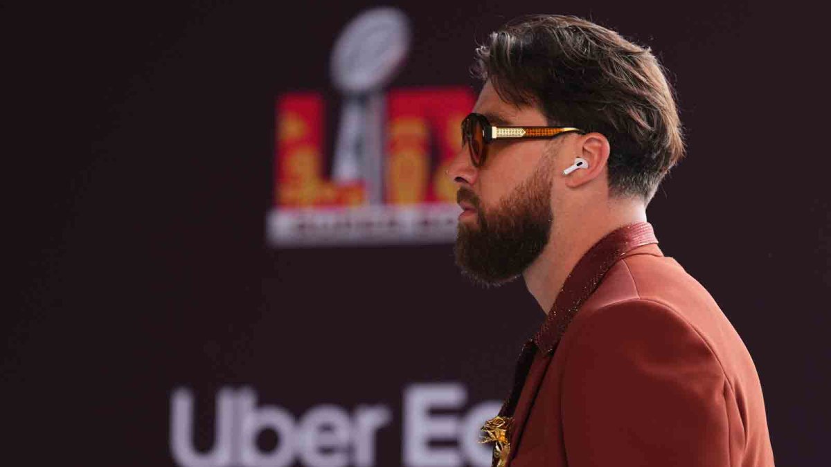 Travis Kelce arrives at Super Bowl in John Travolta style outfit NBC New York