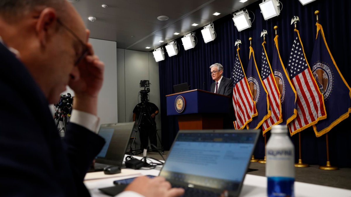 Federal Reserve Holds Interest Rates Steady Amid Economic Uncertainty