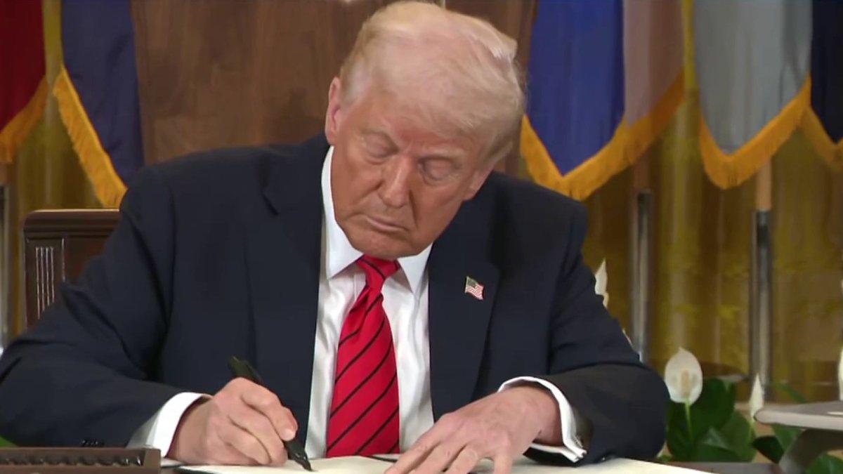President Trump signs order to to eliminate Department of Education ...