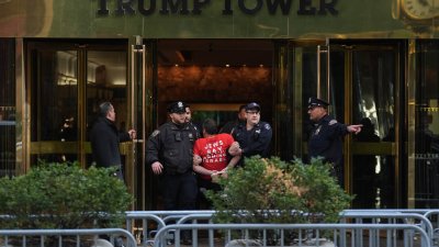 Nearly 100 protesters arrested after demanding release of Mahmoud Khalil at Trump Tower