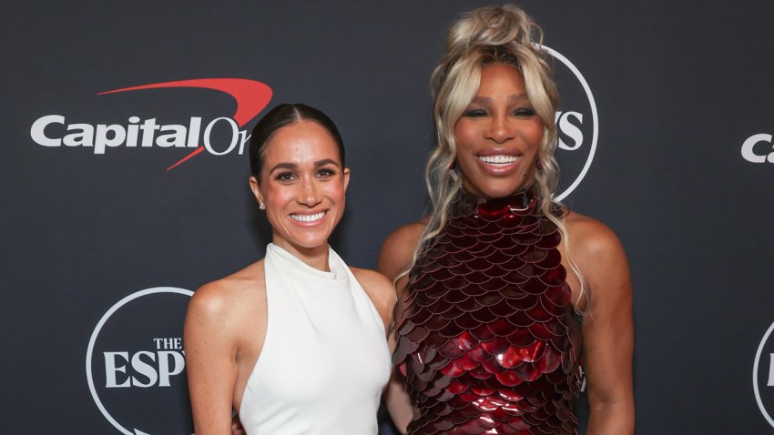 (L-R) Meghan, Duchess of Sussex and Serena Williams