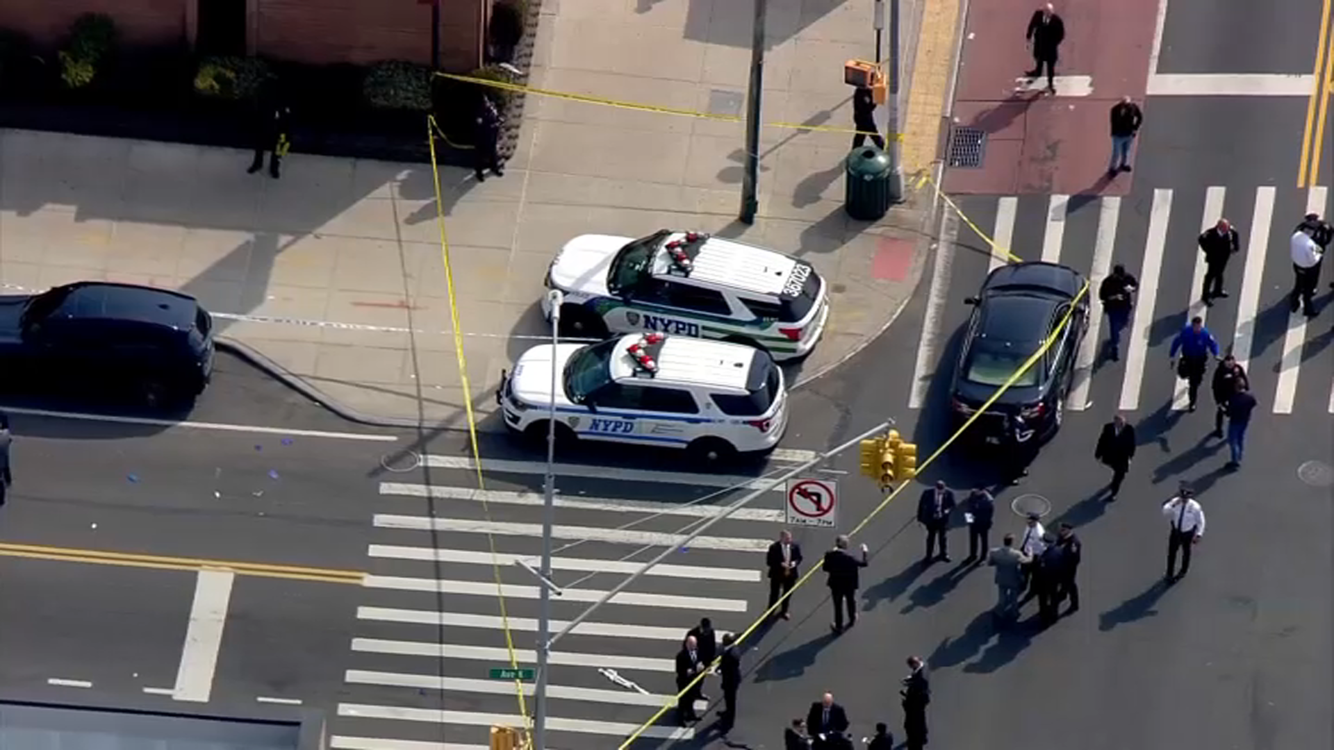 NYPD officers shoot man armed with field cutter who lunged at them in Brooklyn: Police