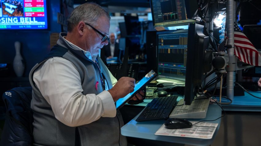 Traders work on the floor of the New York Stock Exchange (NYSE) on April 07, 2025 in New York City. 