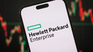 [CNBC] HPE shares pop after activist Elliott Management takes $1.5 billion stake