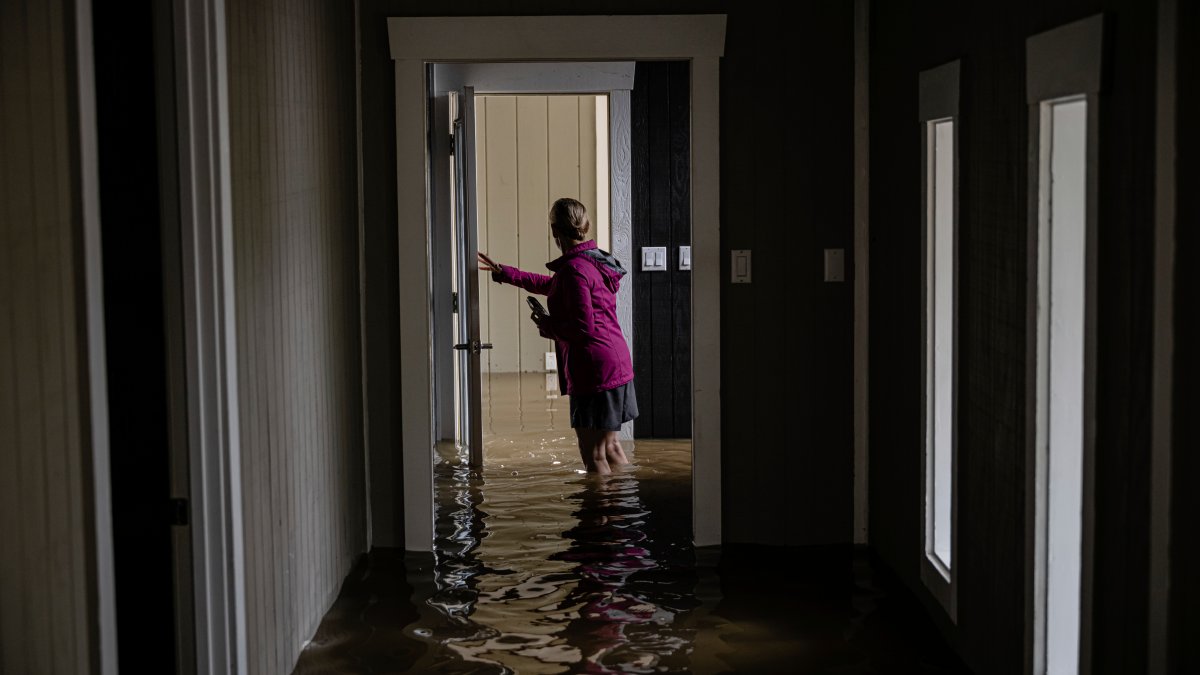 South and Midwest hit with severe rain and flooding – NBC New York