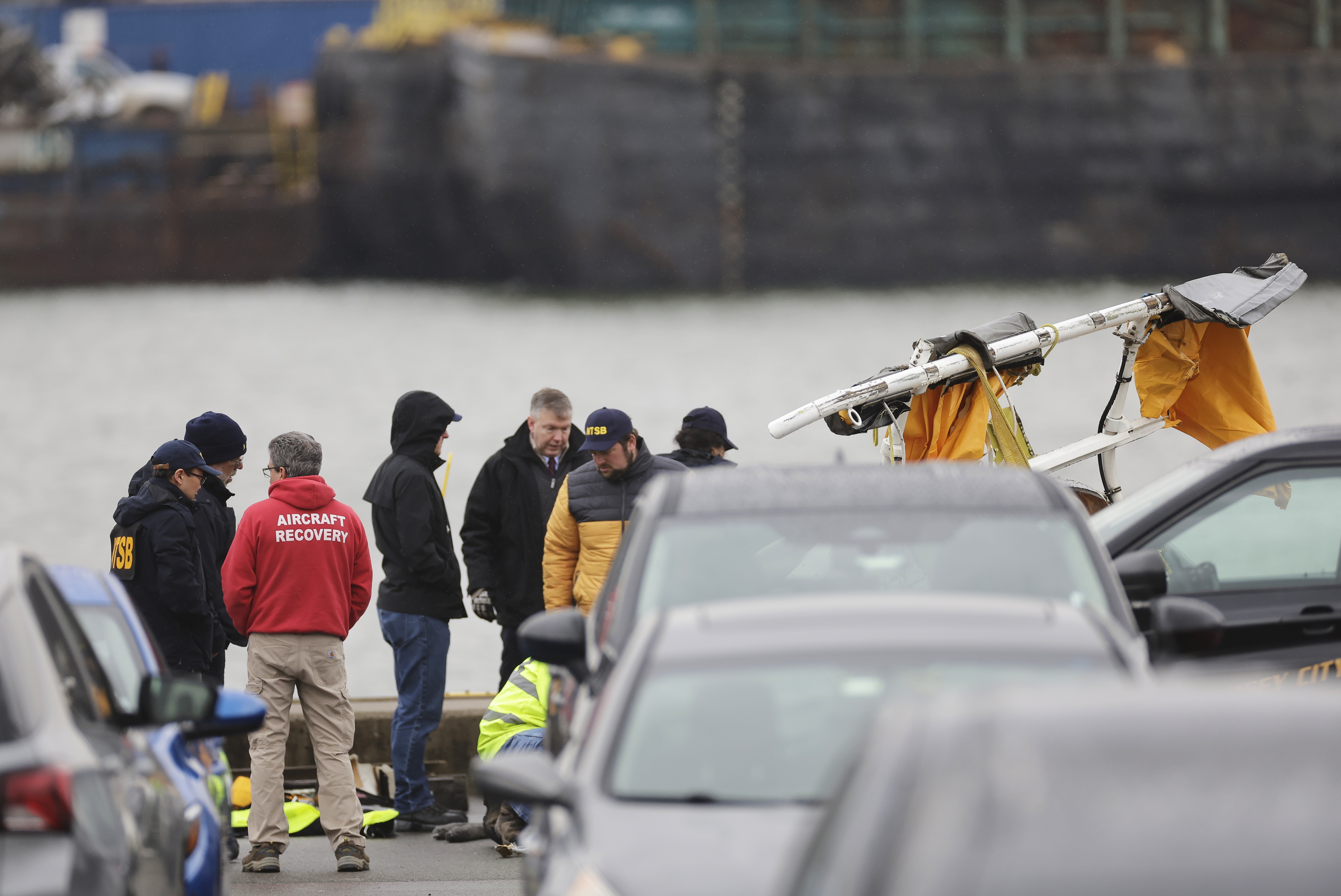 Divers seek for components after household of 5 and pilot killed in NYC chopper crash Divers seek for components after household of 5 and pilot killed in NYC chopper crash