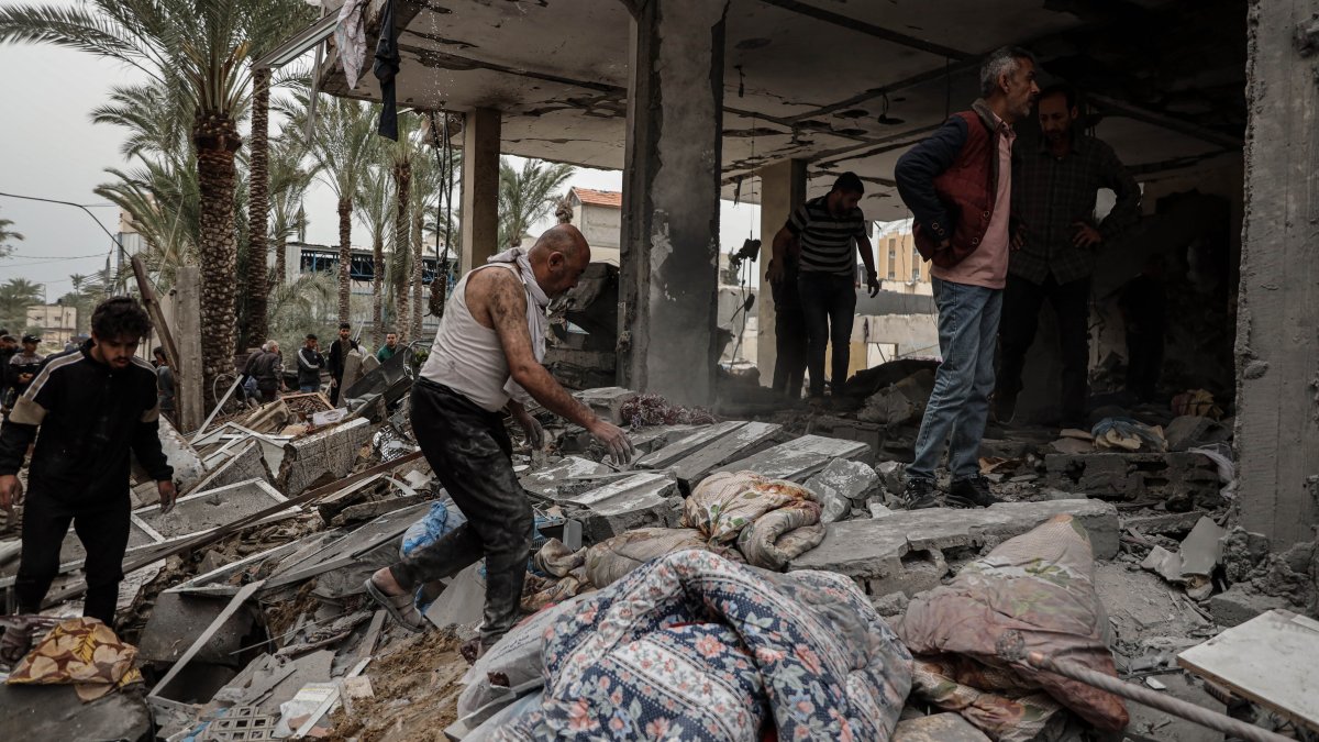 Israeli strikes on Gaza kill over 30, mostly women and children – NBC ...