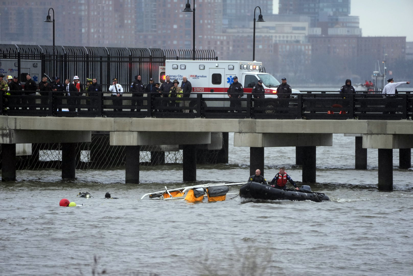 Reside updates: Hudson River helicopter crash restoration, investigation to proceed Friday Reside updates: Hudson River helicopter crash restoration, investigation to proceed Friday