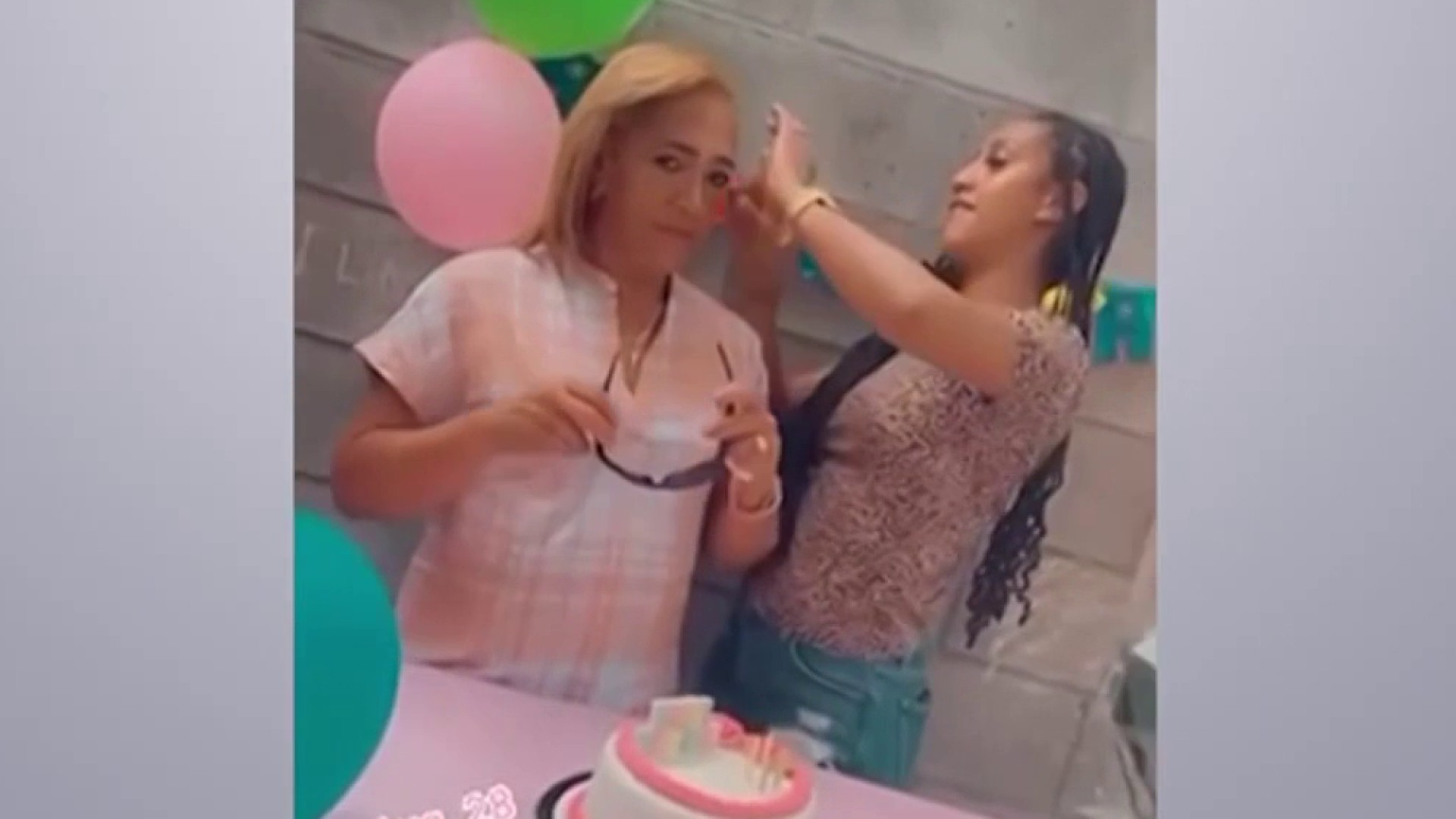 Ex-boyfriend badly injures Bronx lady, kills her mom in double stabbing: Police Ex-boyfriend badly injures Bronx lady, kills her mom in double stabbing: Police