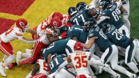 Jalen Hurts pushes ahead on a Tush Push play.