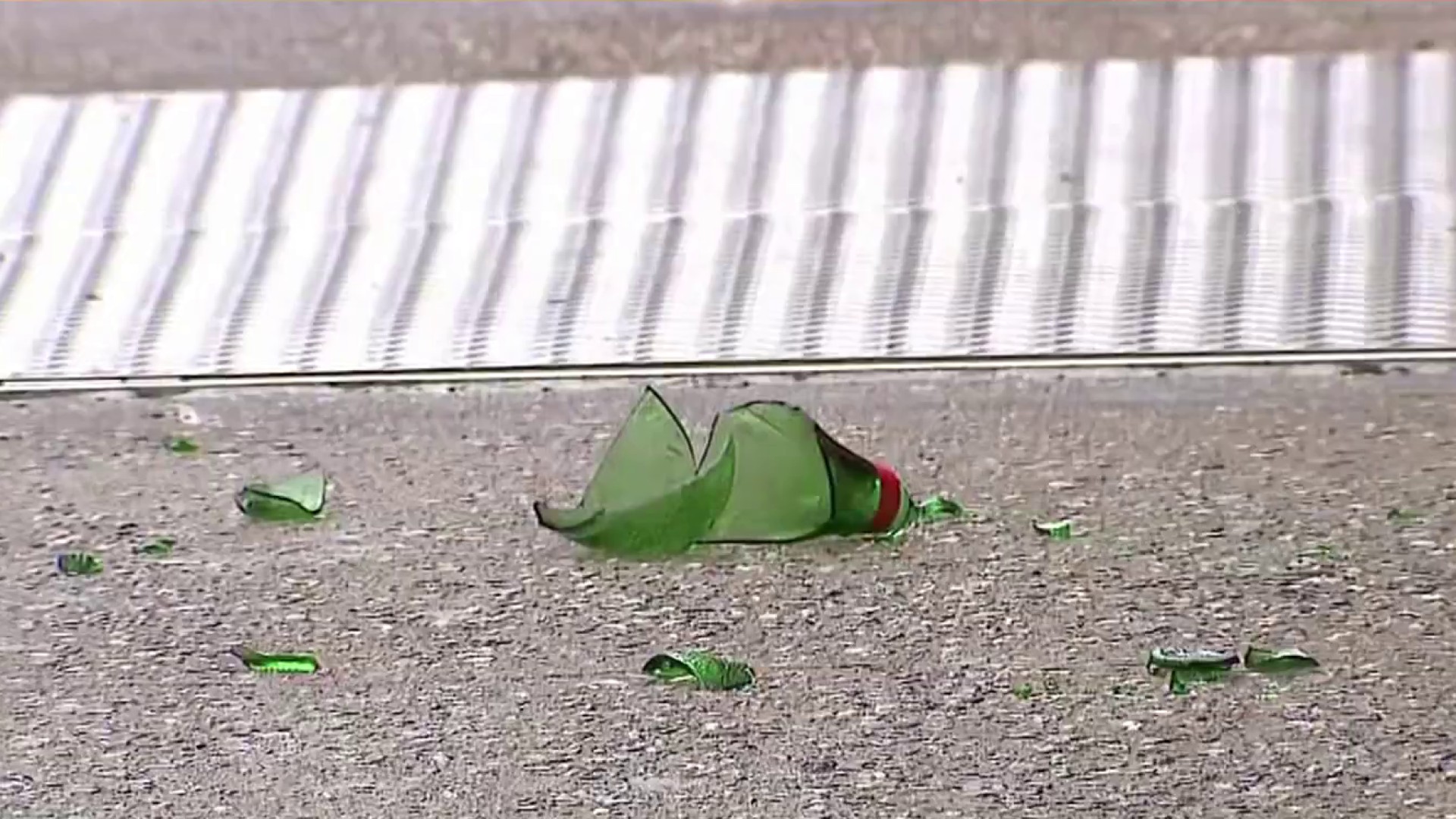 Girl slashed in neck with glass bottle on SoHo road Girl slashed in neck with glass bottle on SoHo road